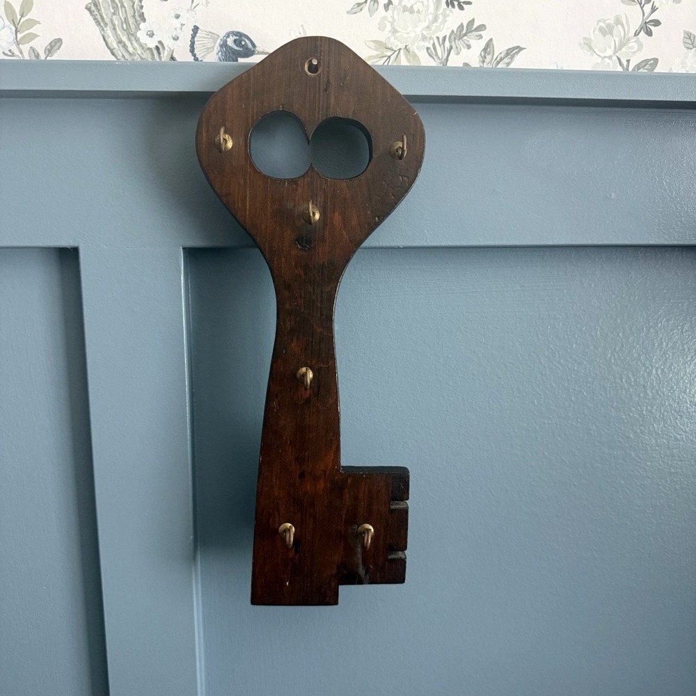 Vintage Handmade Wooden Skeleton Key Wall Hook Rack Key Organizer Rustic 13"